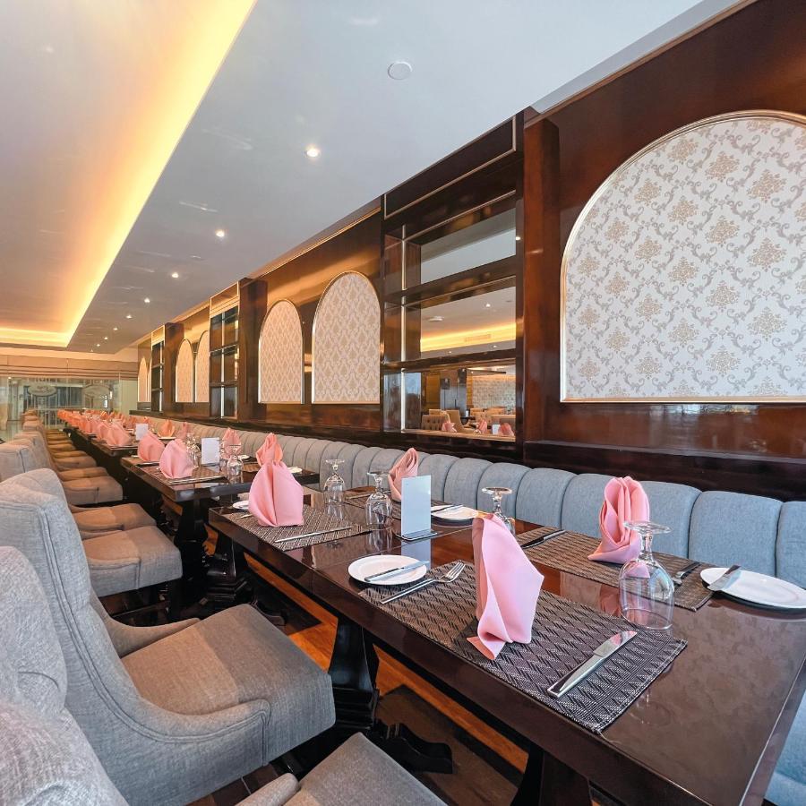 Puteri Wing - Riverside Majestic Hotel Kuching Luaran gambar
