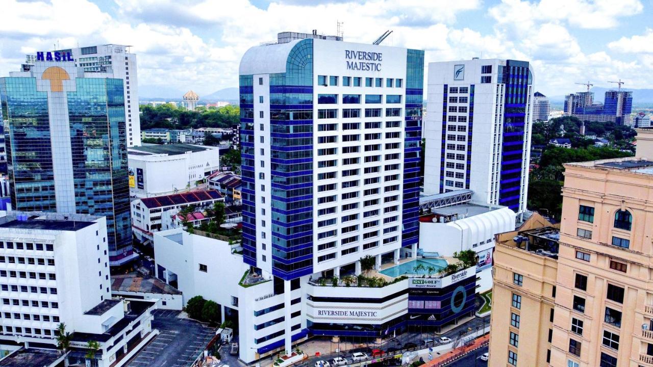 Puteri Wing - Riverside Majestic Hotel Kuching Luaran gambar