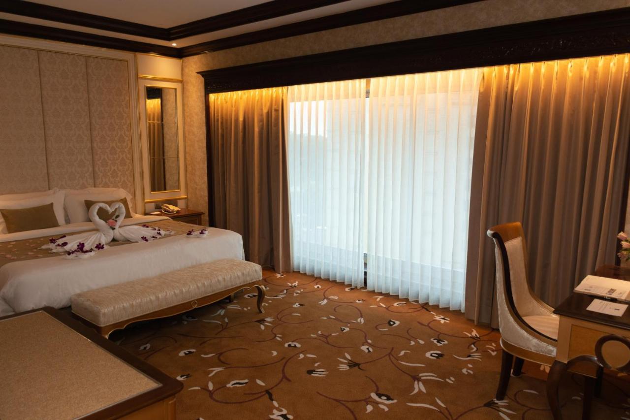 Puteri Wing - Riverside Majestic Hotel Kuching Luaran gambar